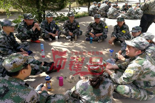 北京军训：军事教员要做活跃训练场练兵气氛的鼓动者