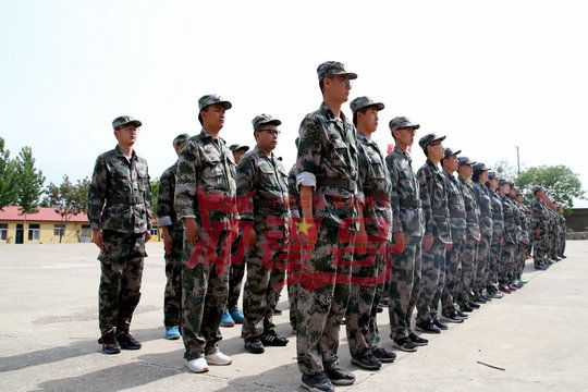 北京军训:守时是一种美德,绝不迟到一分钟