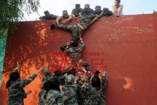 北京军训：永不放弃，没有等来的成功