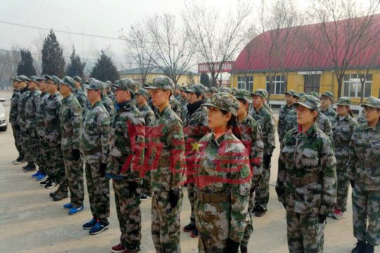 北京军训:放低姿态,处处以上司为师