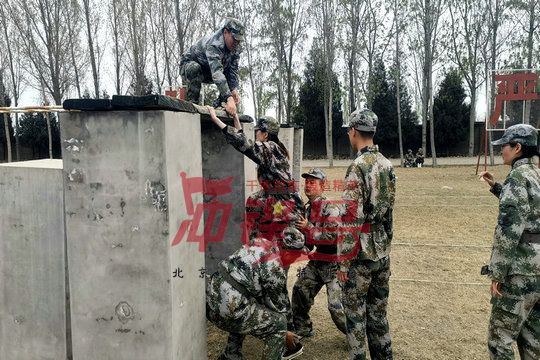 北京军训：遇到挫折并不可怕，任何时候都不懈怠