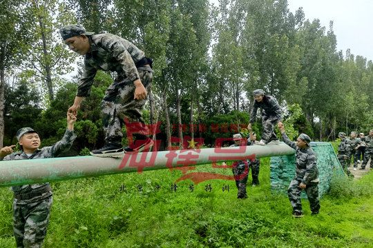 北京军训:人生所有履历都排在勇于负责的精神之后