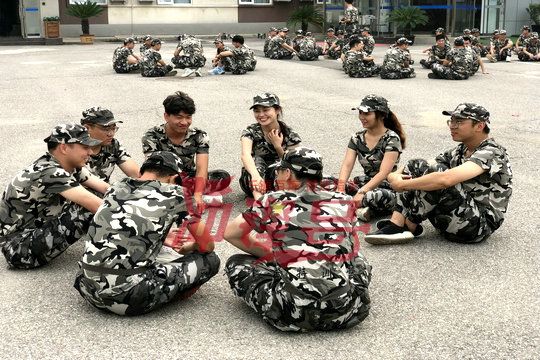 北京军训:欺骗只能是低能儿擅长的把戏