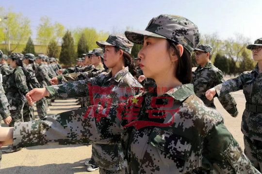 北京军训:坚决执行,马上行动
