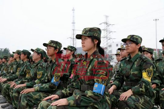 北京军训：把军人当做最大的荣誉
