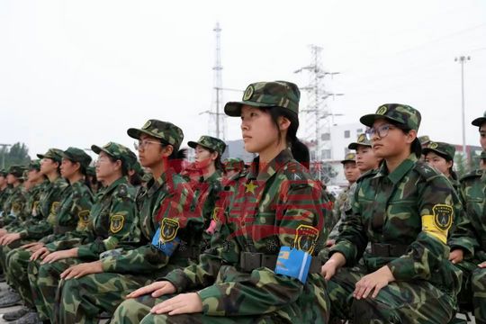 北京军训:把军人当做最大的荣誉