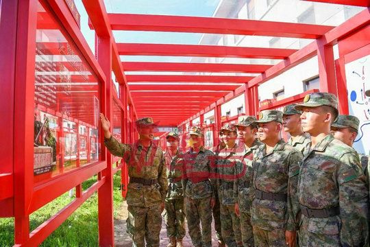 北京军训:人就是要行得正,站得直