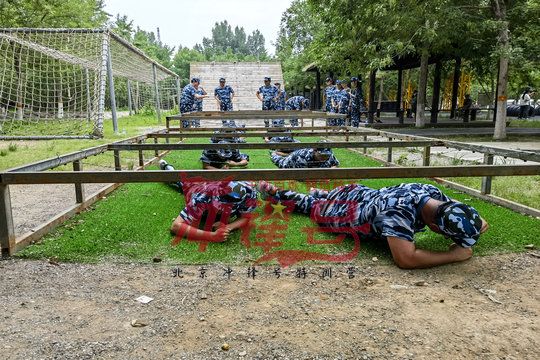 北京军训：战场上士兵对自己的长官怀有对立情绪，那他带来的损失会比不参加战斗更糟糕